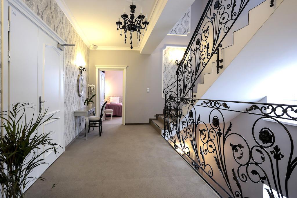 Hotel Madelaine Львувек-Слёнски Экстерьер фото