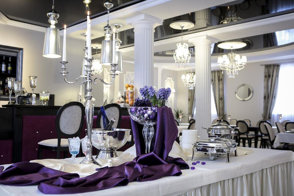 Hotel Madelaine Львувек-Слёнски Экстерьер фото